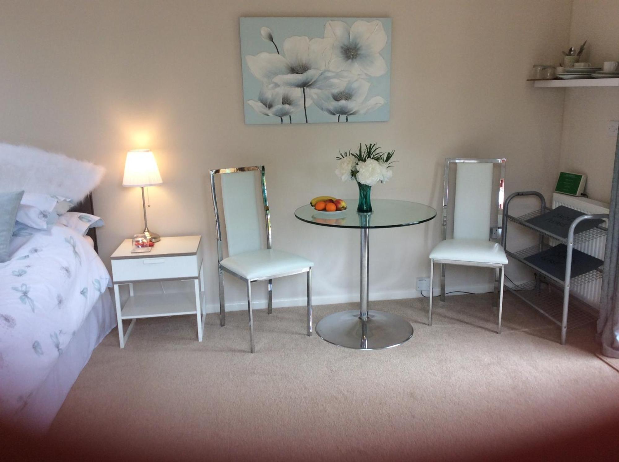 Old Ningwood Station Bed & Breakfast, Ningwood, Isle Of Wight Po41 0Tg Brook  Extérieur photo